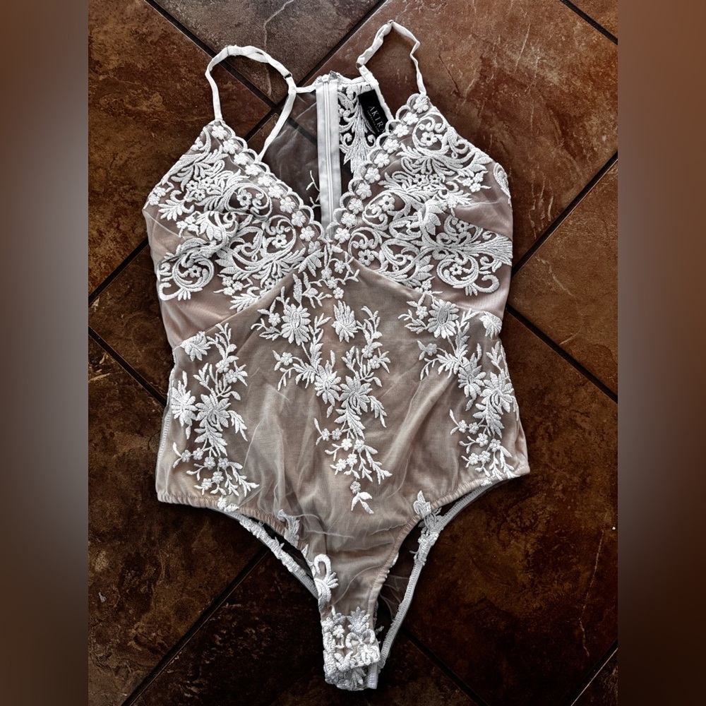 AKIRA White Lace Bodysuit Top